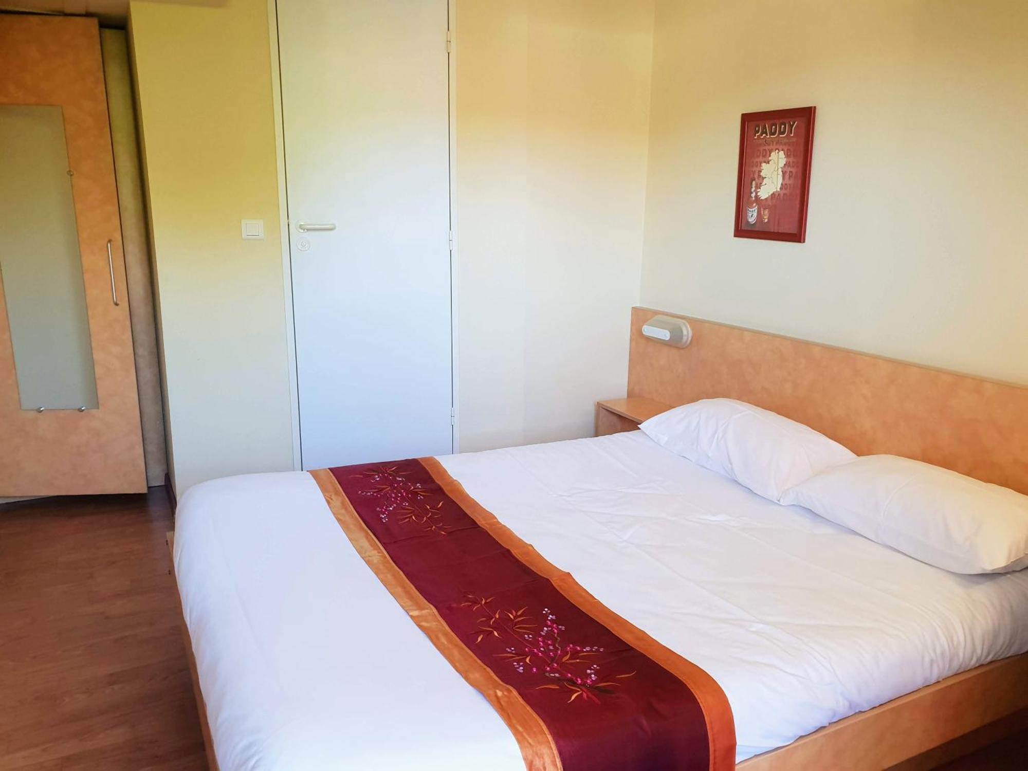 Logis Hotel Restaurant Cruzel Maurs ภายนอก รูปภาพ